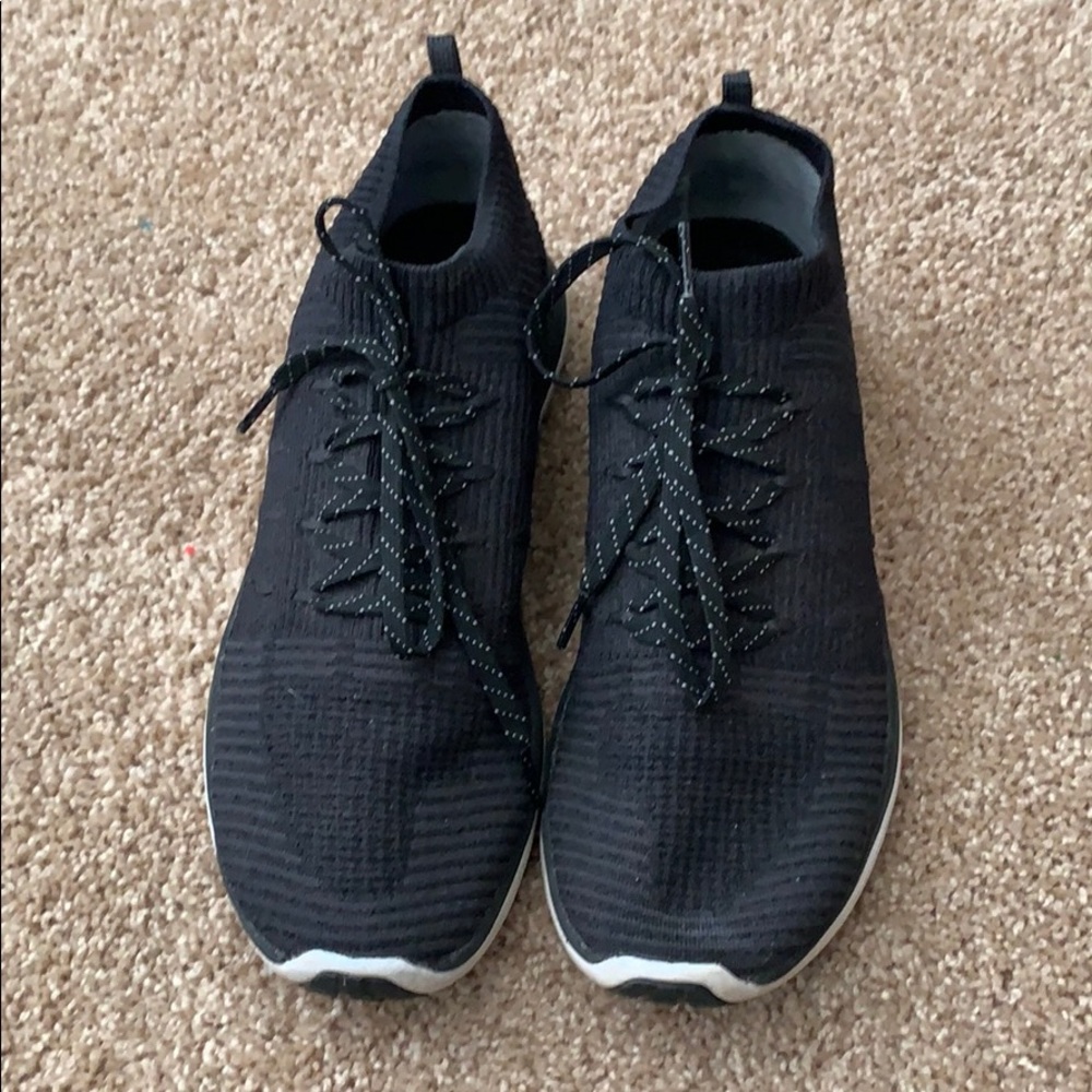 Under Armour Charged tennis shoe